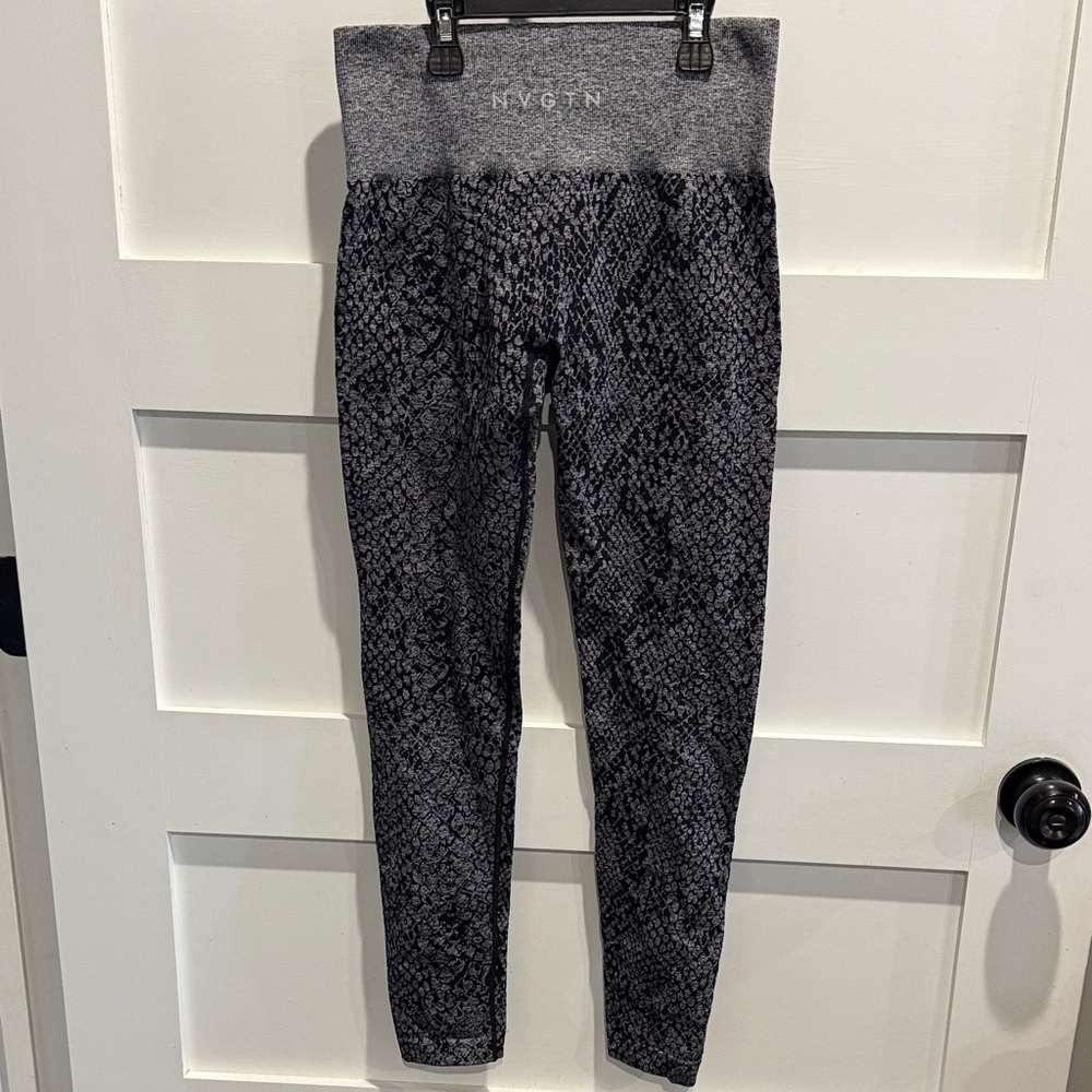 NVGTN black snakeskin seamless legging
